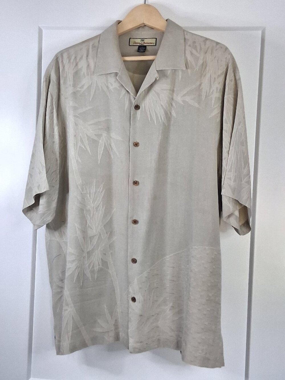Tommy Bahama Mens Large 100% Silk Short Sleeve Shirt Bamboo Jacquard Sand